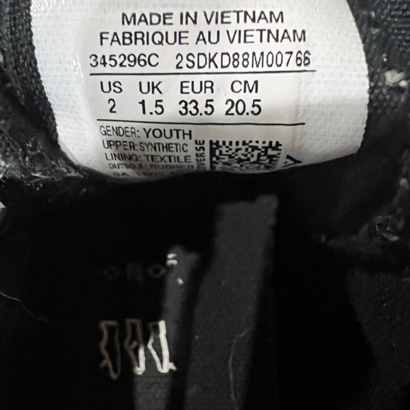 Size 2 Converse Sparkly Black - Picture 3 of 6